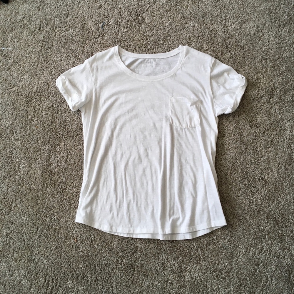 White t-shirt